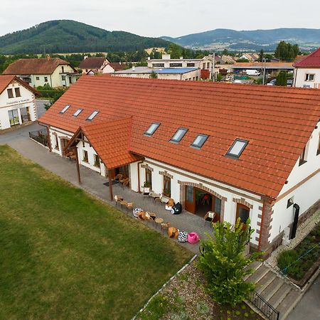 Rezort Masarykov Dvor Pstrusa Esterno foto
