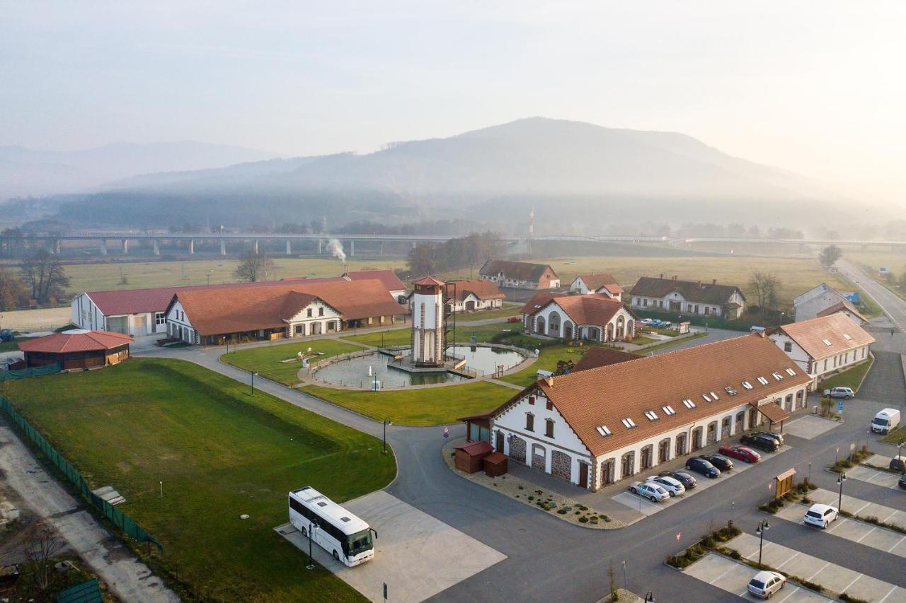 Rezort Masarykov Dvor Pstrusa Esterno foto